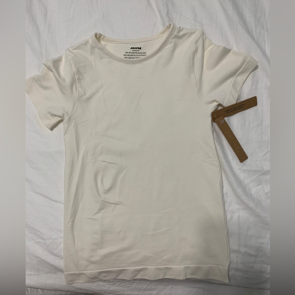 BRAND NEW SKIMS SOFT SMOOTHING TEE | MARBLE | Size XS